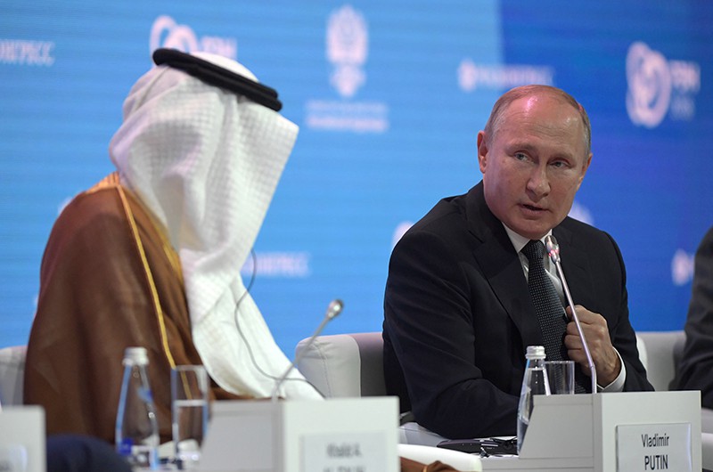 Владимир Путин на пленарном заседании "Устойчивая энергетика для меняющегося мира" 