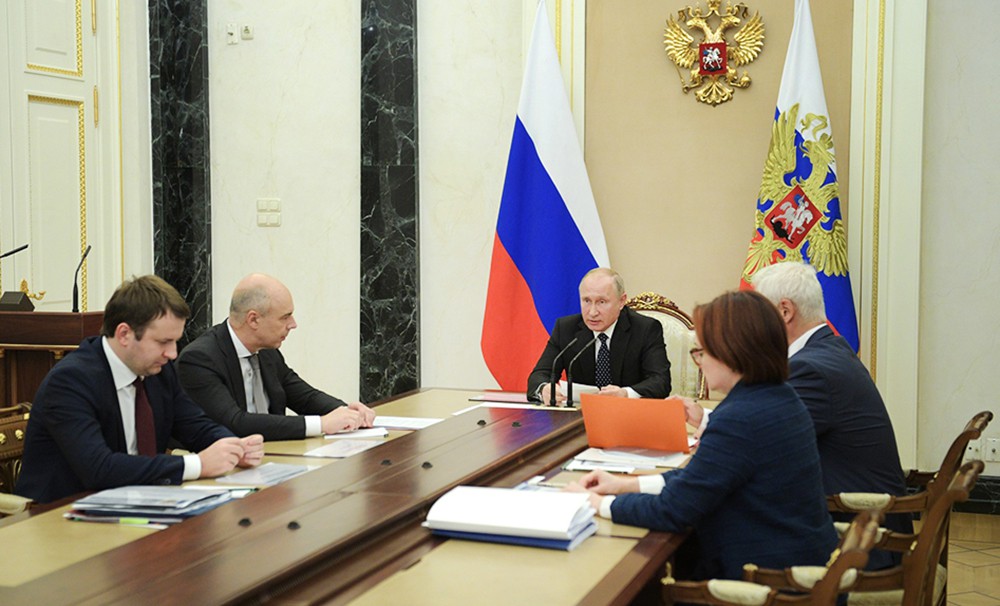 Владимир Путин на совещании