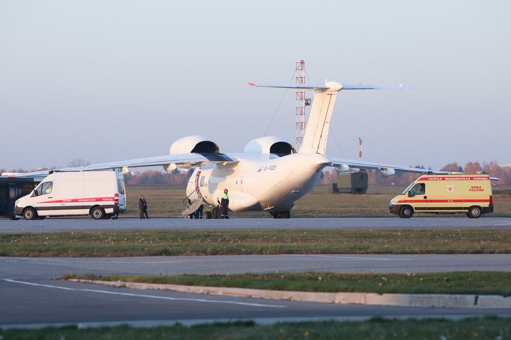 Прибытие в столичный аэропорт Остафьево самолета с пострадавшими в результате трагедии в Керчи