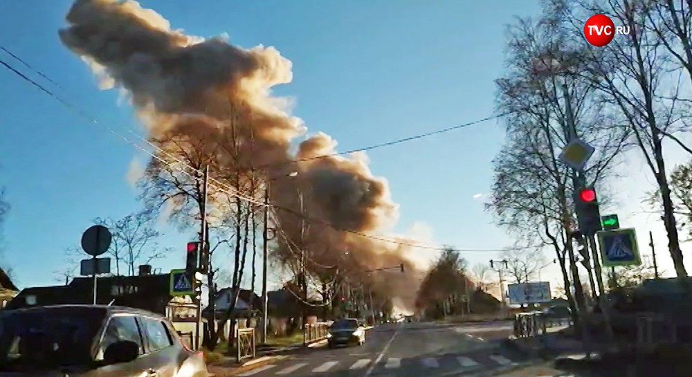 Взрыв на заводе пиротехники в Гатчине