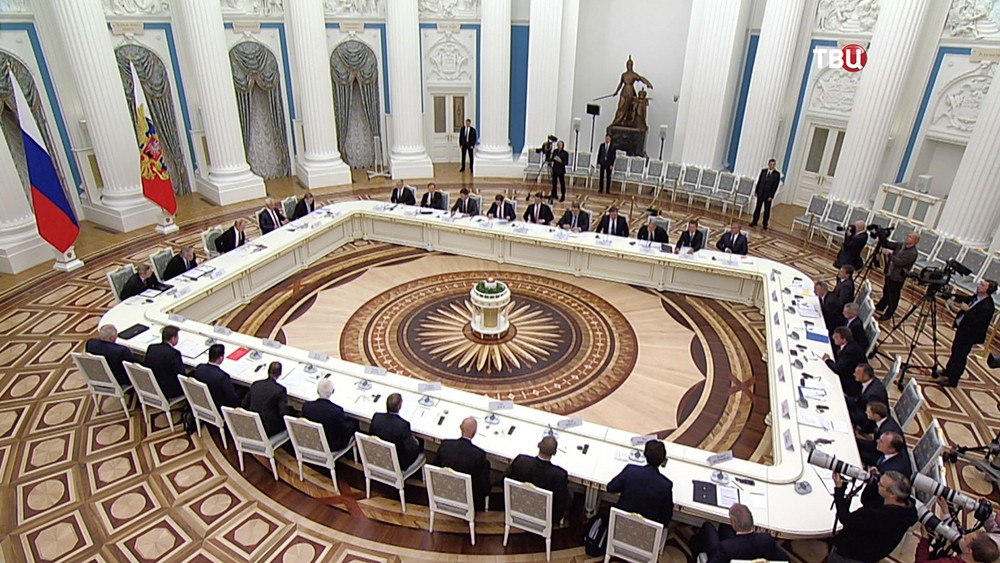 Владимир Путин на встрече с представителями германских деловых кругов