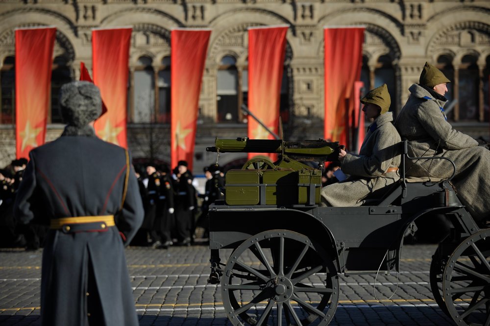 Торжественный марш в честь 77-й годовщины военного парада 7 ноября 1941 г. на Красной площади