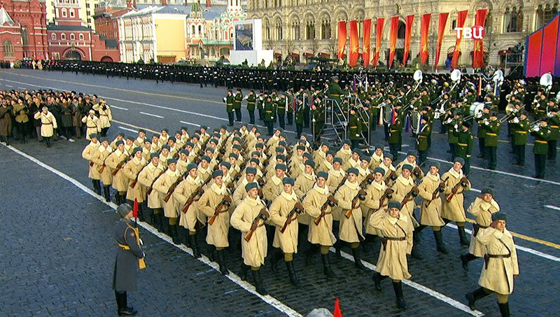 Торжественный марш, посвящённый 77-й годовщине Парада 7 ноября 1941 года