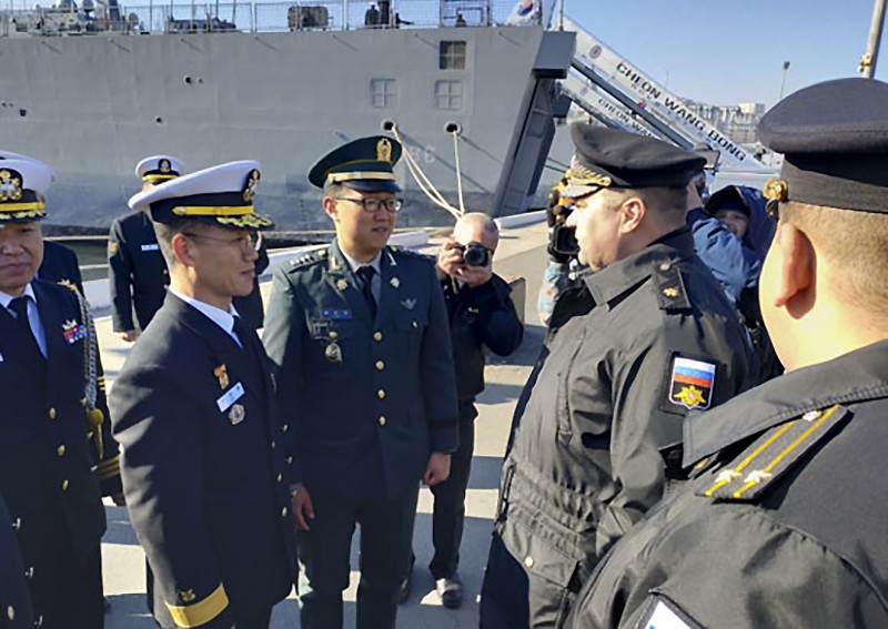 Торжественная церемония встречи отряда кораблей Республики Корея