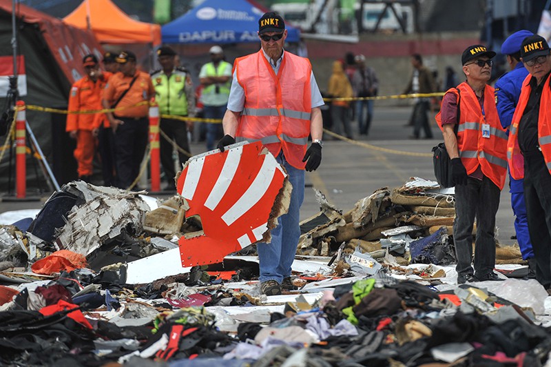 Индонезия. Обломки самолета Boeing 737