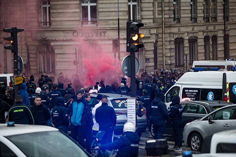 Массовые беспорядки в Париже 