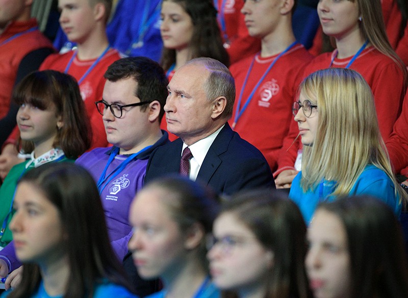 Владимир Путин принимает участие в открытом уроке "Направление прорыва"