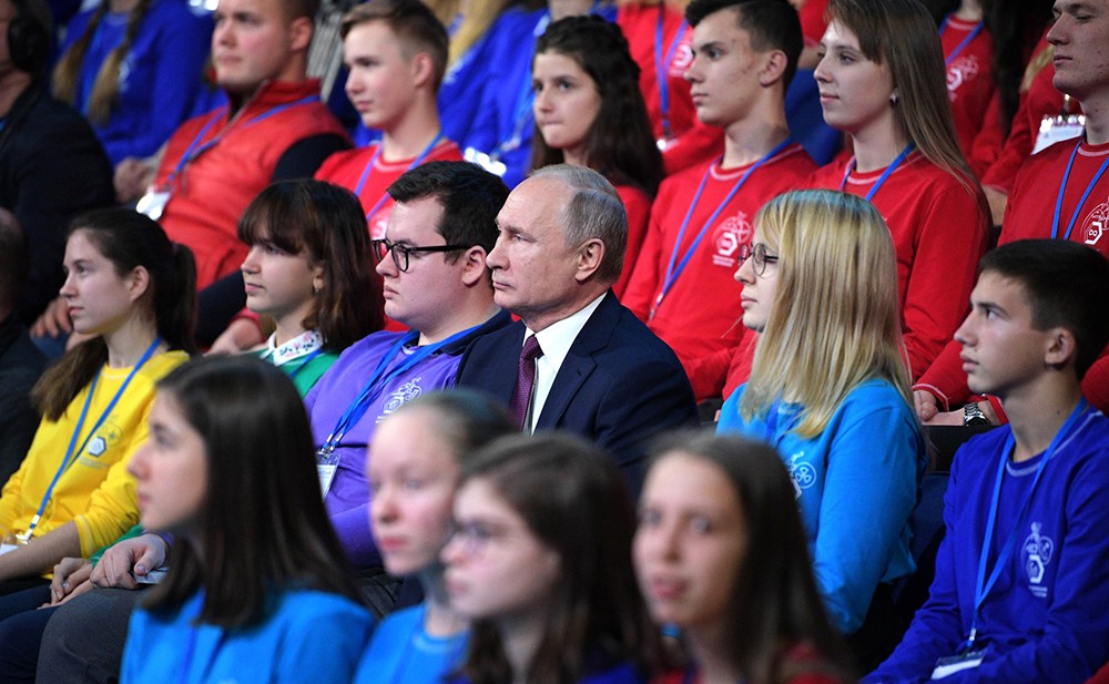 Владимир Путин принял участие в открытом уроке "Направление прорыва"  