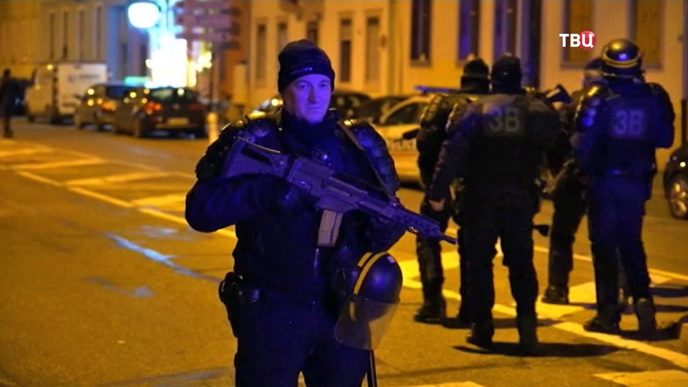 Полиция Франции проводит спецоперацию