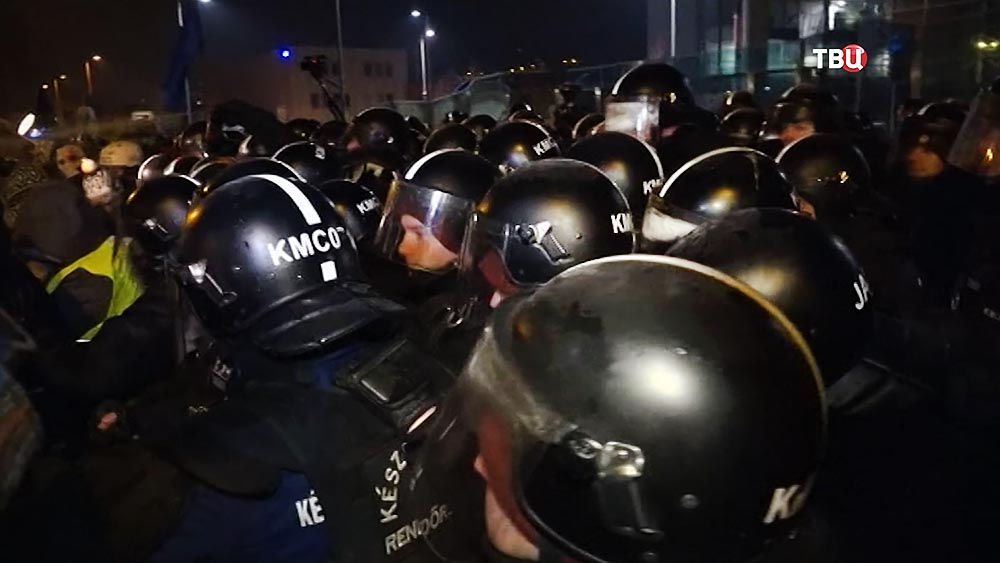 Полиция Венгрии препядствует уличным беспорядкам
