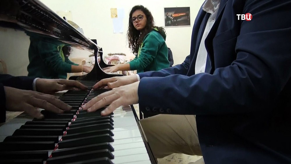 Российские музыканты дали уроки в Сирии