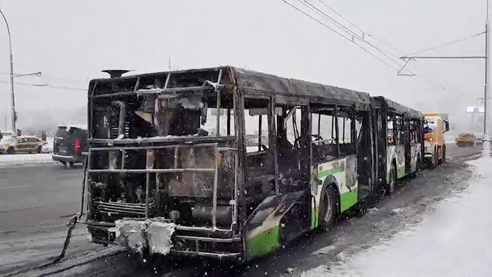 Фото сгоревшего автобуса