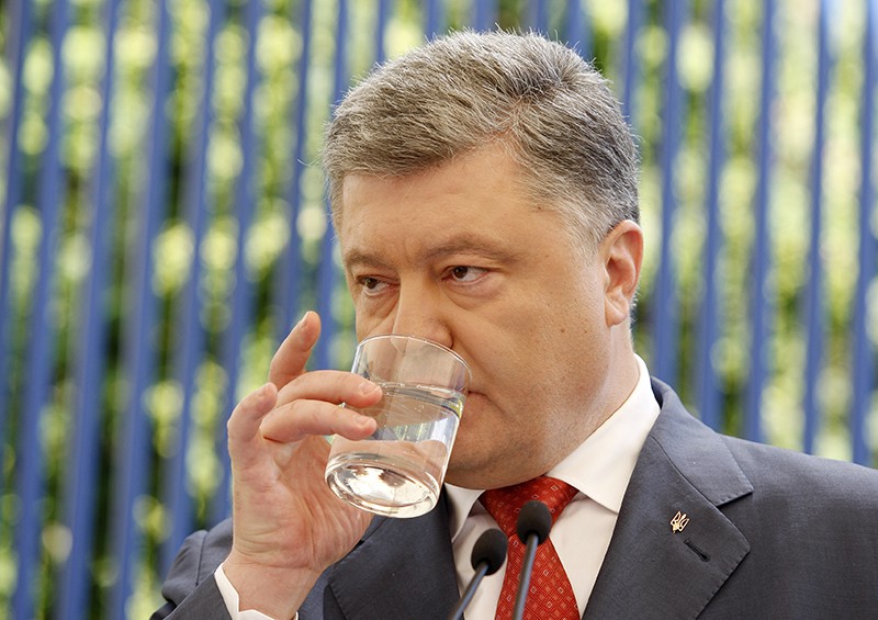 Медведев напился на саммите G8 – правда или фотомонтаж?