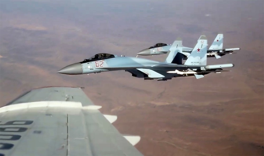 Истребители Су-35С  