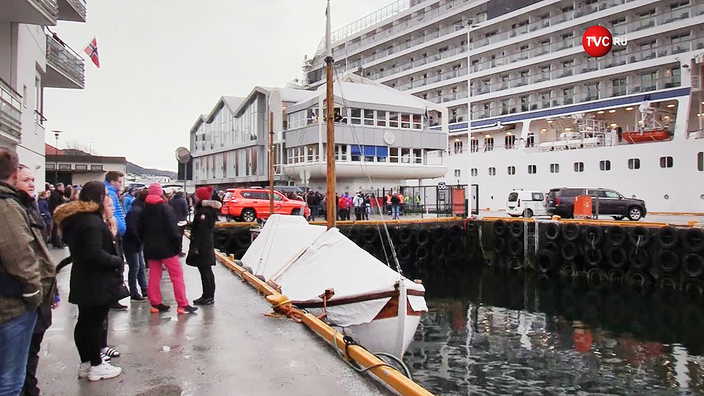 Лайнер Viking Sky вернулся в порт Норвегии