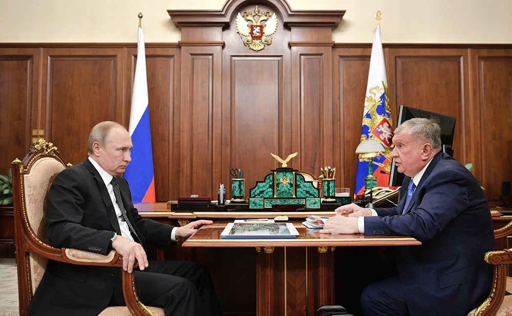 Владимир Путин и Игорь Сечин