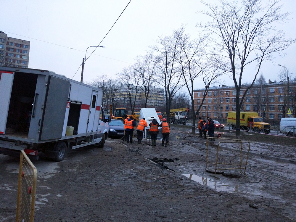 Авария гуп тэк меркурий. Гуп тэк кировский район. Авария в калининском районе сейчас прорыв трубы. Аварийная служба гуп тэк спб. Цавр гуп тэк.