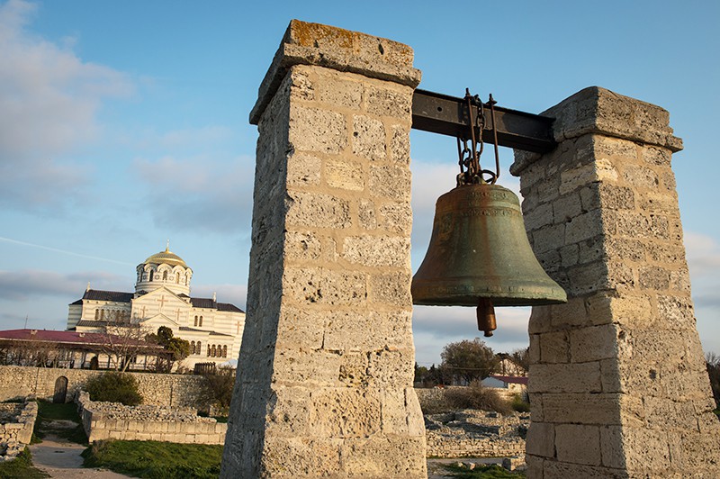 Сигнальный колокол на территории национального заповедника "Херсонес Таврический" в Севастополе
