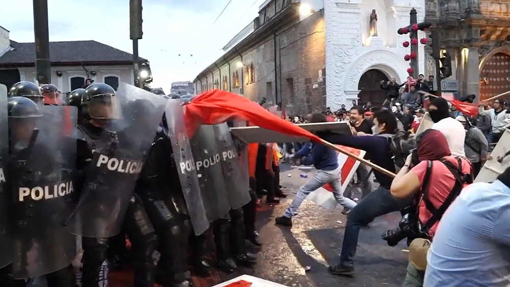 Уличные беспорядки в Эквадоре