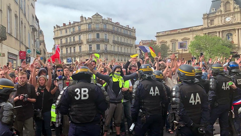 Акция протеста "жёлтых жилетов" в Париже