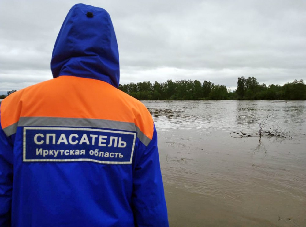 Спасатели МЧС Иркутской области