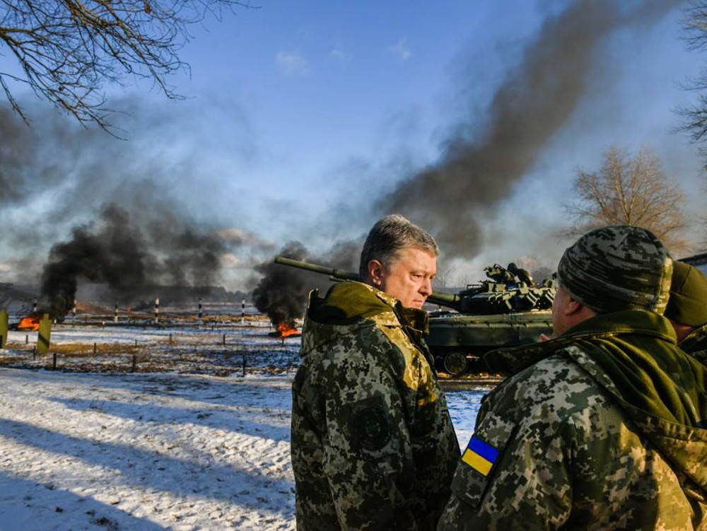 Пётр Порошенко и украинские военные