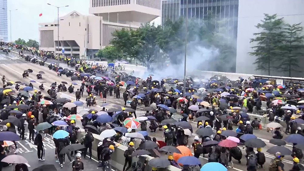 Уличные беспорядки в Гонконге