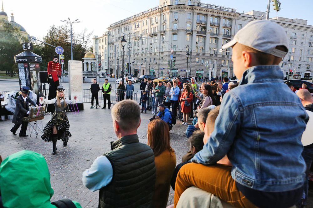 Куда сходить 5 ноября. Москва в сентябре. Куда пойти в Москве одному. Куда сходить 24 сентября в Москве. Куда пойти в Москве сентябрь.