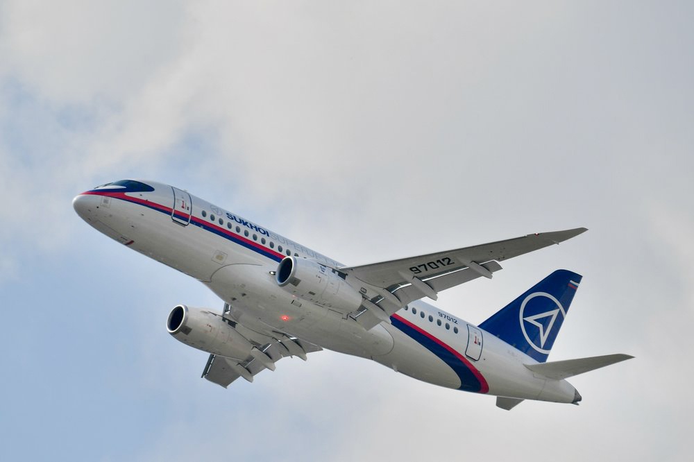 Самолет sukhoi superjet 100 картинки