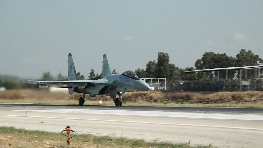 Российский истребитель Су-35 
