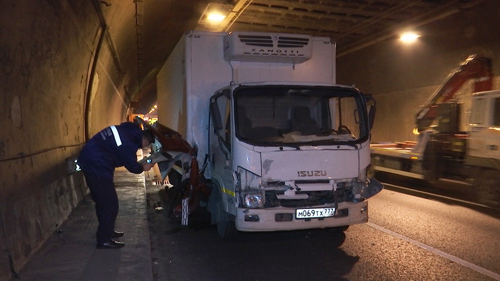 ДТП в Лефортовском тоннеле в Москве