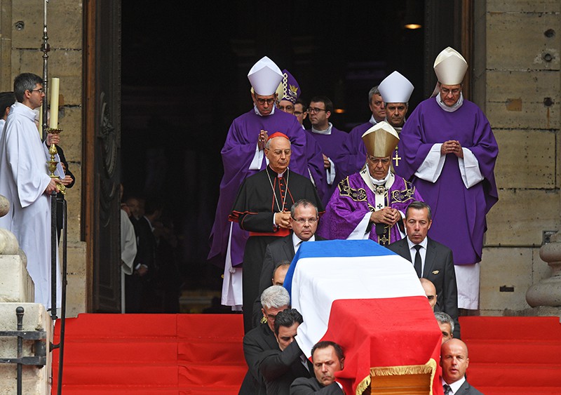 Окончание траурной церемонии прощания с бывшим президентом Франции Жаком Шираком