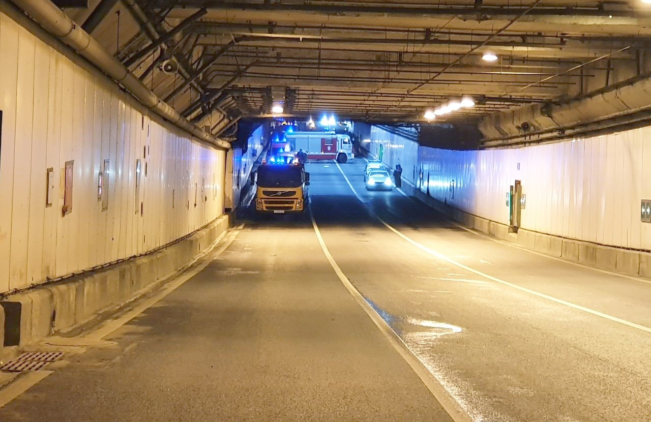 Последствия возгорания автобуса в Алабяно-Балтийском тоннеле