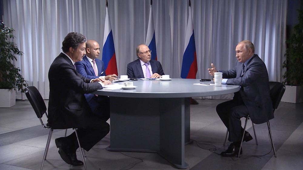 Владимир Путин даёт интервьюированаю