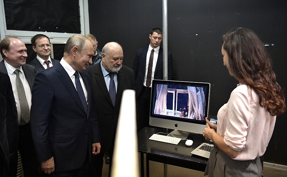Владимир Путин во время посещения Всероссийского государственного института кинематографии имени С. А. Герасимова