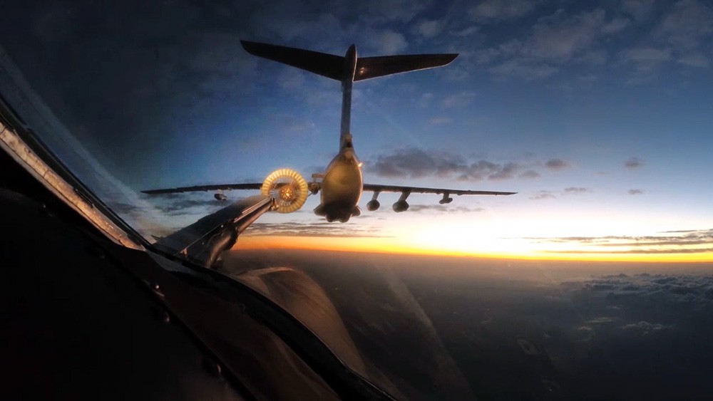 Дозаправка Ту-160 в небе