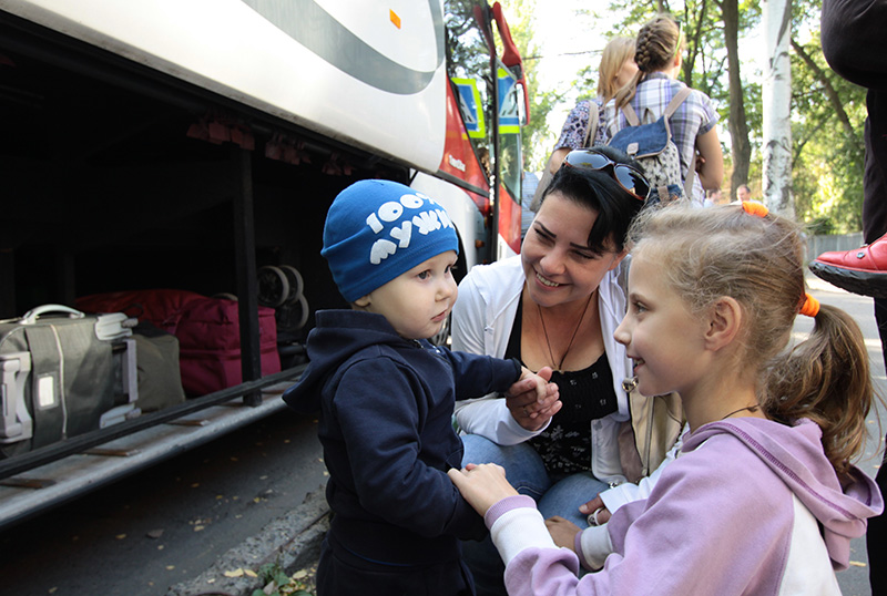 Жители Донбасса получат лекарства и детскую еду от России