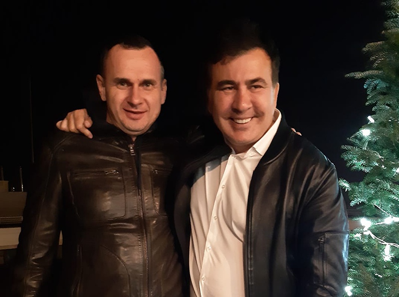 Саакашвили и Сенцов отпраздновали новоселье