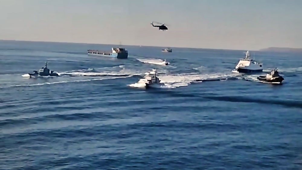 Провокация кораблей ВМС Украины в Керченском проливе