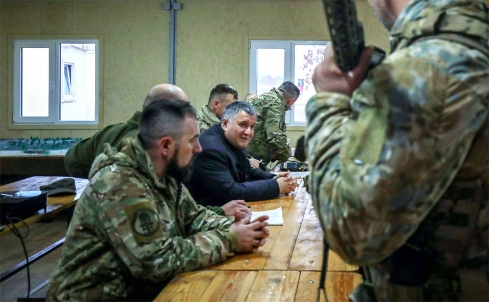 Арсен Аваков и украинские военные