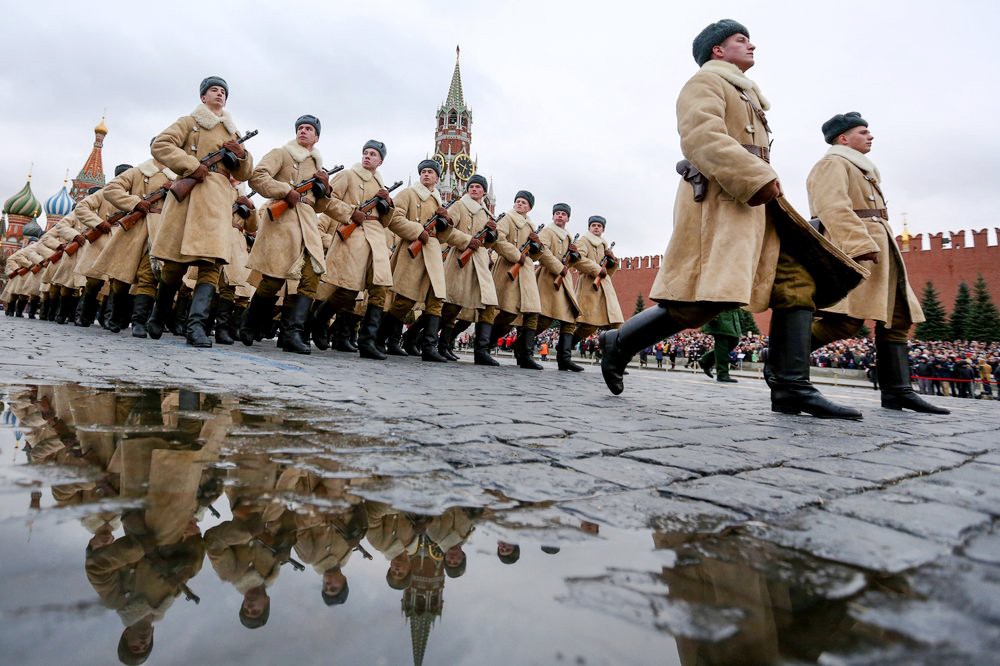 Марш в честь годовщины парада 1941 года прошел в Москве