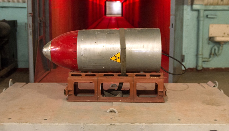 Звук бомбы ракет. Ракета бомба. Ковровые бомба ракета. Украинские ракеты бомбы и ракеты. Бомба ракета 1940.