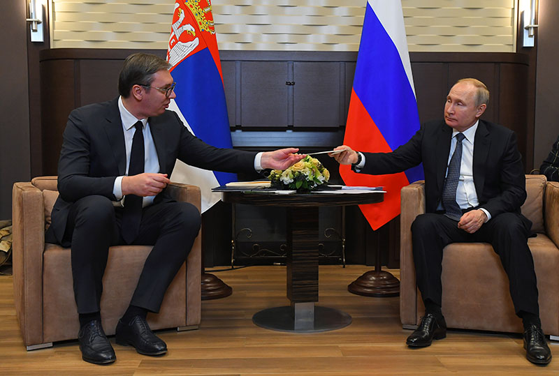 Владимир Путин и президент Сербии Александр Вучич во время встречи