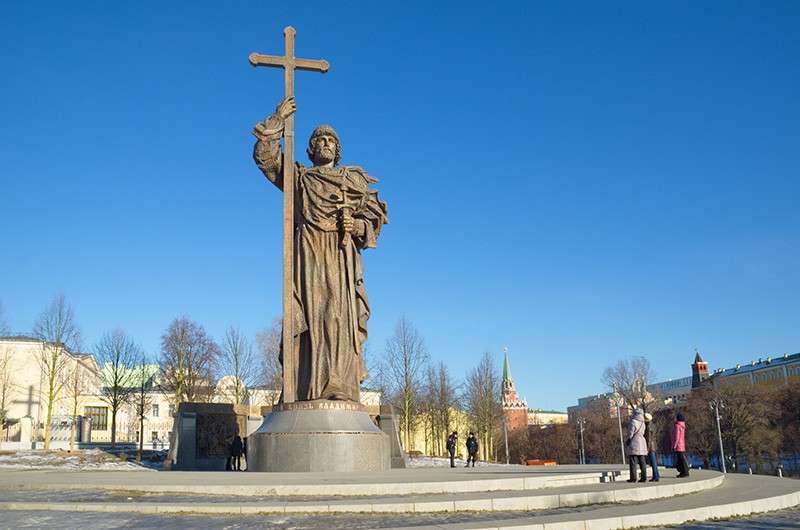 Памятник Владимиру Великому на Боровицкой площади