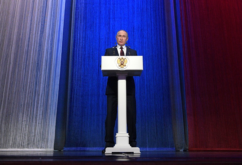 Владимир Путин поздравляет сотрудников и ветеранов спецслужб с профессиональным праздником