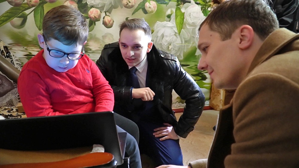 Участники конкурса "Лидеры России" присоединились к проекту "Елка желаний"
