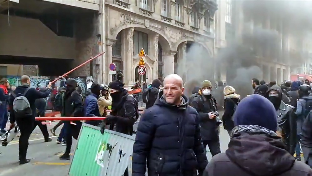 Уличные беспорядки во Франции