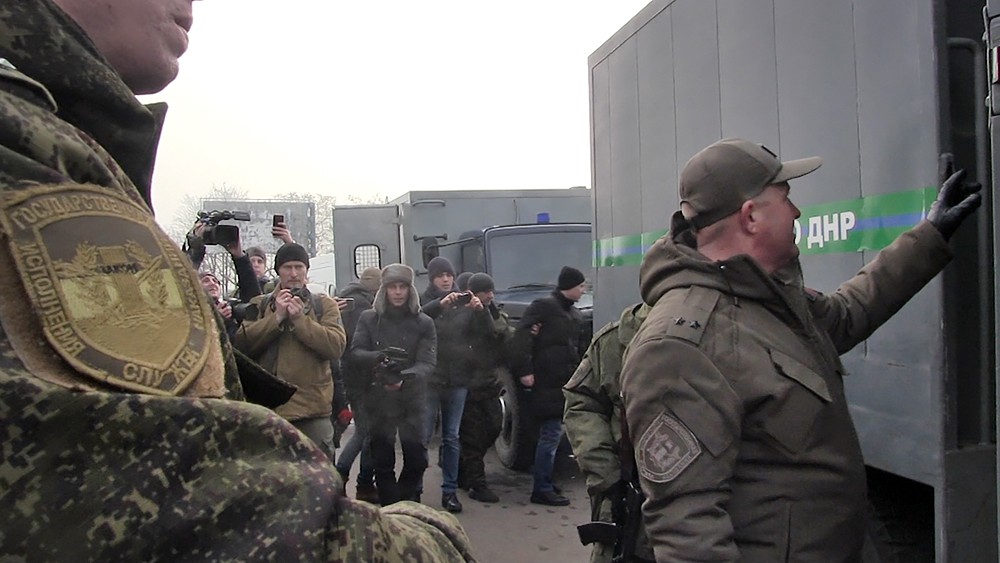 Обмен пленными между ДНР и ЛНР и Киевом
