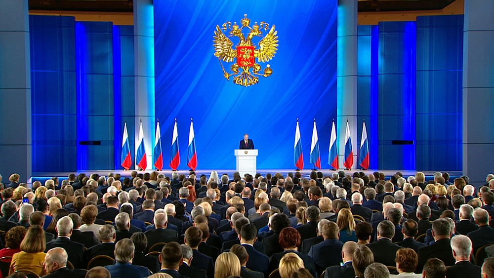 Владимир Путин выступает с ежегодным посланием Федеральному Собранию  
