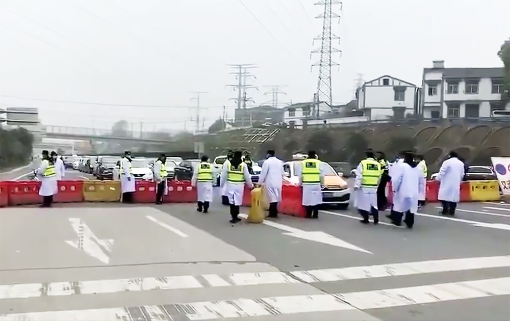 Перекрытие дорог в Китае, из-за опасности распространения вируса